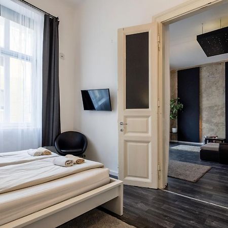 Spacious Apartment Almassy Budapest Luaran gambar