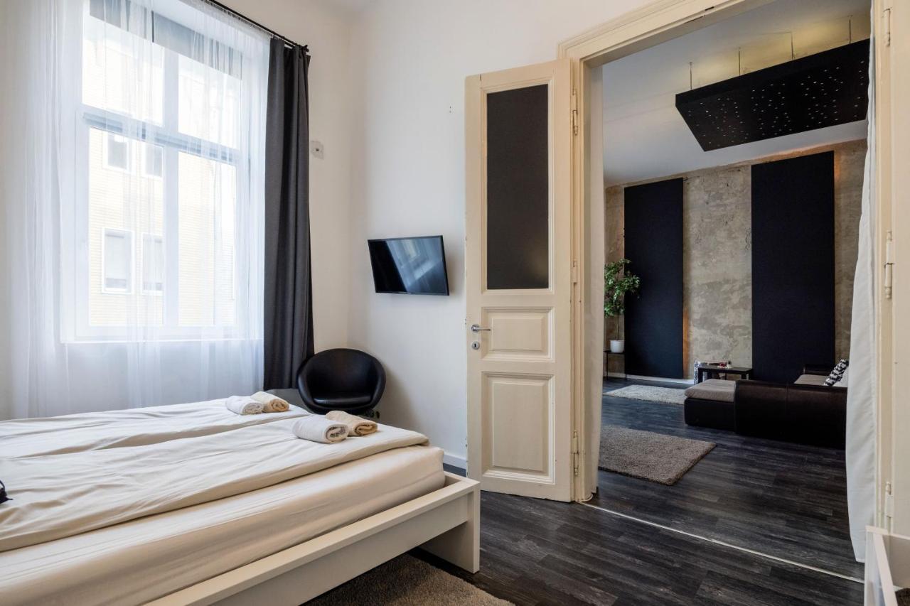 Spacious Apartment Almassy Budapest Luaran gambar