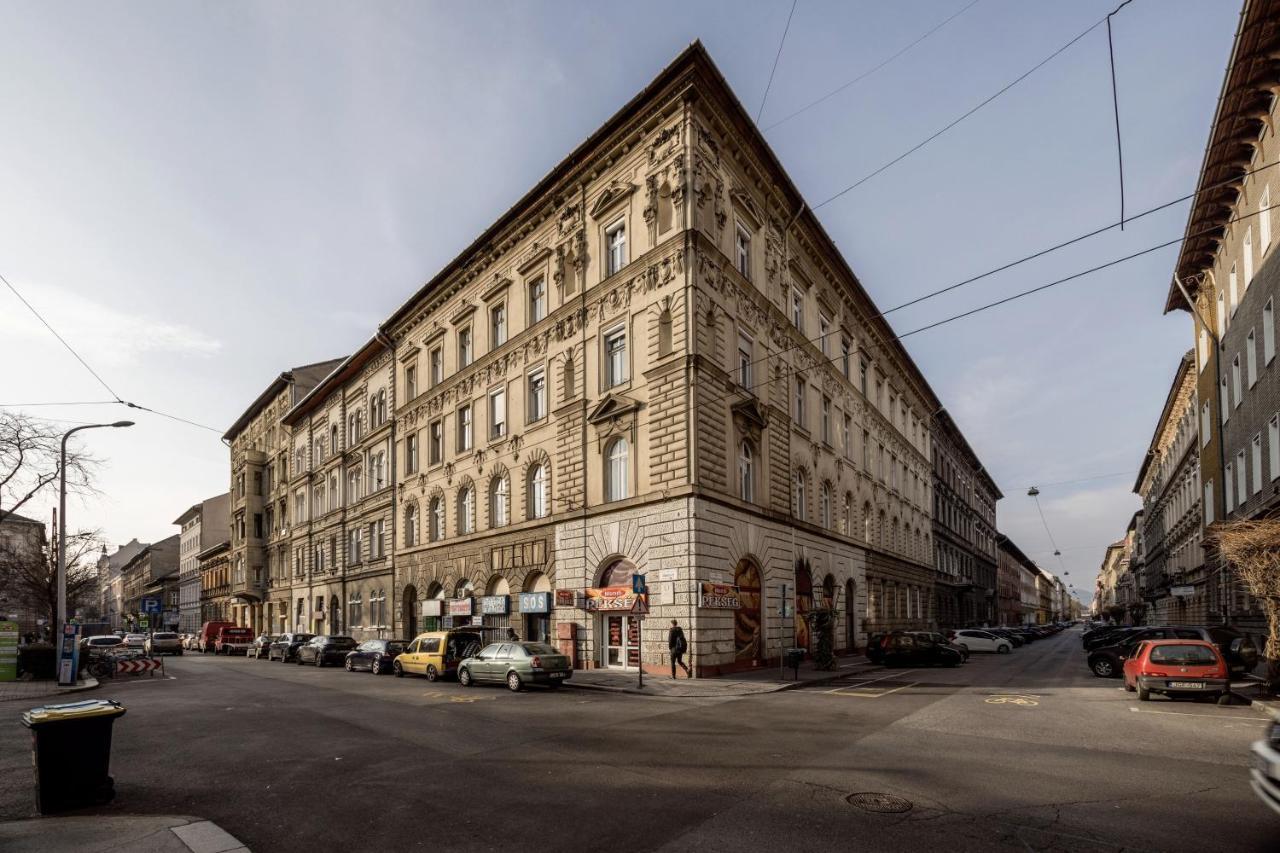 Spacious Apartment Almassy Budapest Luaran gambar